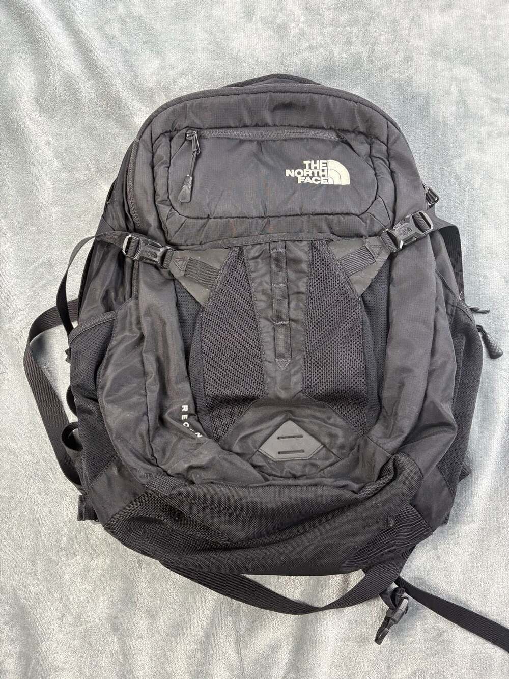The North Face Recon Backpack Black FlexVent Hiking School Laptop Daypack